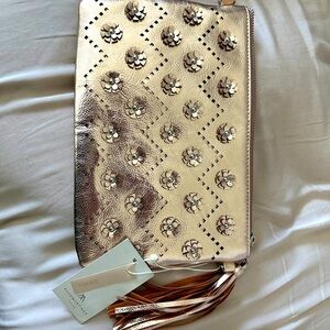 PACO MARTÍNEZ CROSSBODY BAG WITH METAL CHAIN COWGIRL STYLE ROSE GOLD FLORALS